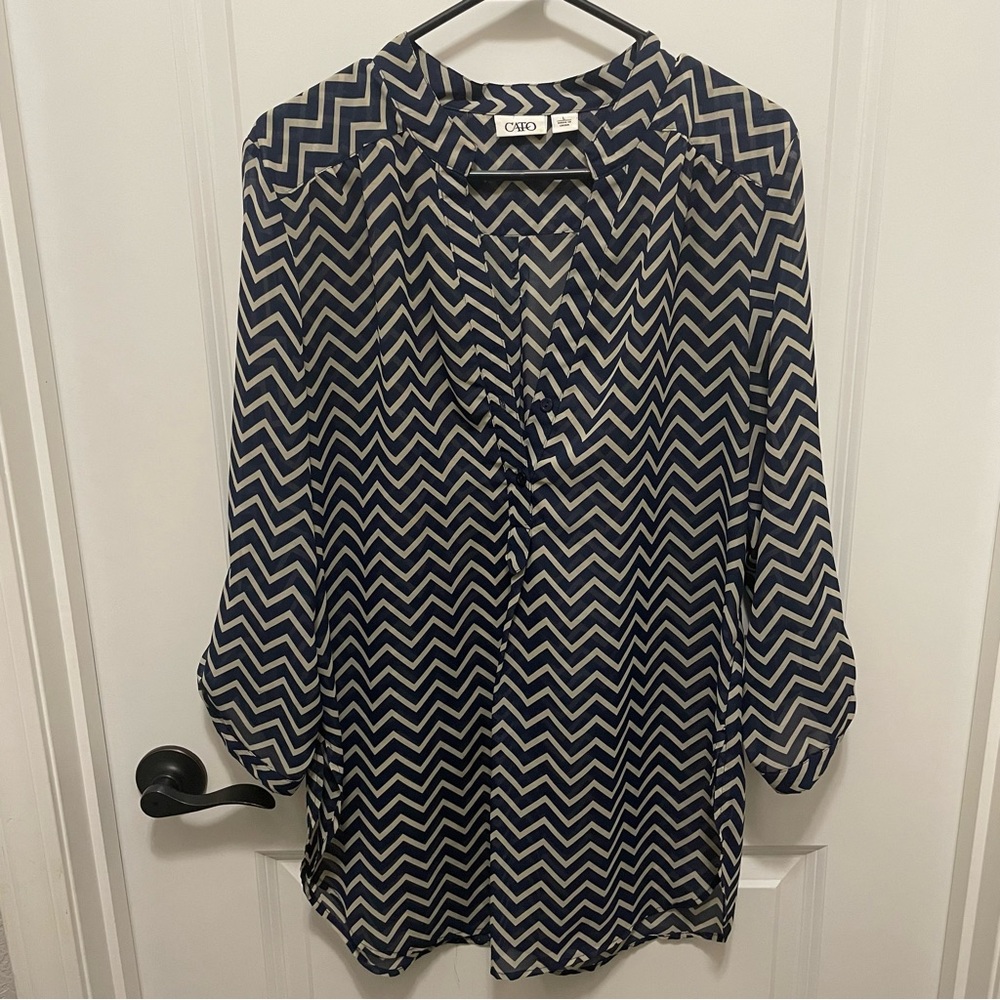 Cato sheer navy/tan chevron v-neck blouse 3/4 sleeves size large